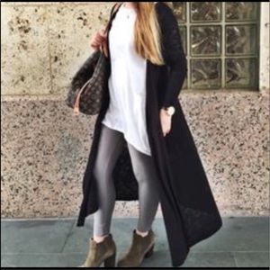 EUC solid black Lularoe Sarah size L